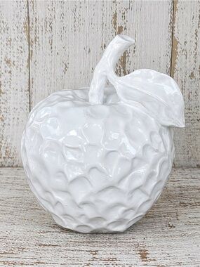 White Apple Stem w/Leaf Ceramic 3D Textured 6” Cottagecore Shabby Chic Farmhouse